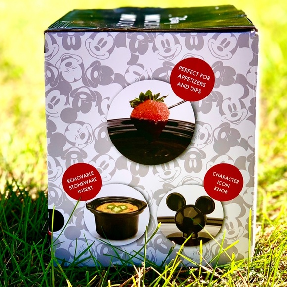 Last 1 NIB Disney Mickey Mouse Adorable Mini Crockpot - Picture 4 of 10
